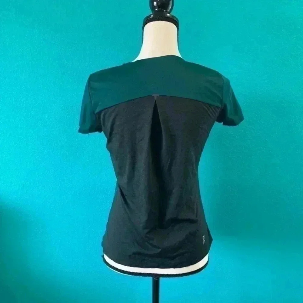 On Running Women’s Performance T Running Shirt In… - image 3